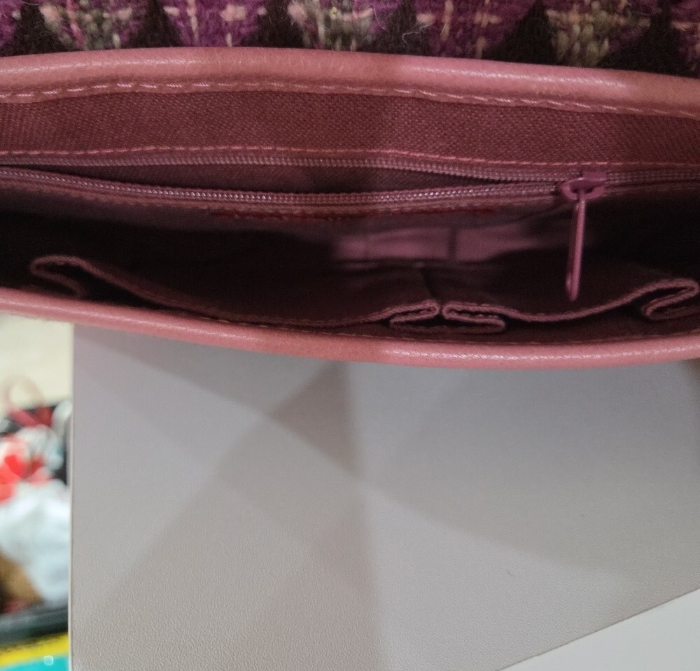 Isabella FIORE Women’s Pink Patterned Shoulder Bag - Picture 5 of 5